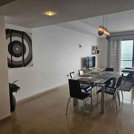 Front Sea View 3 Bdr Huge Parking - S-5 Σλιέμα