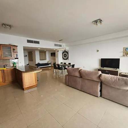 Διαμέρισμα Front Sea View 3 Bdr Huge Parking - S-5 *